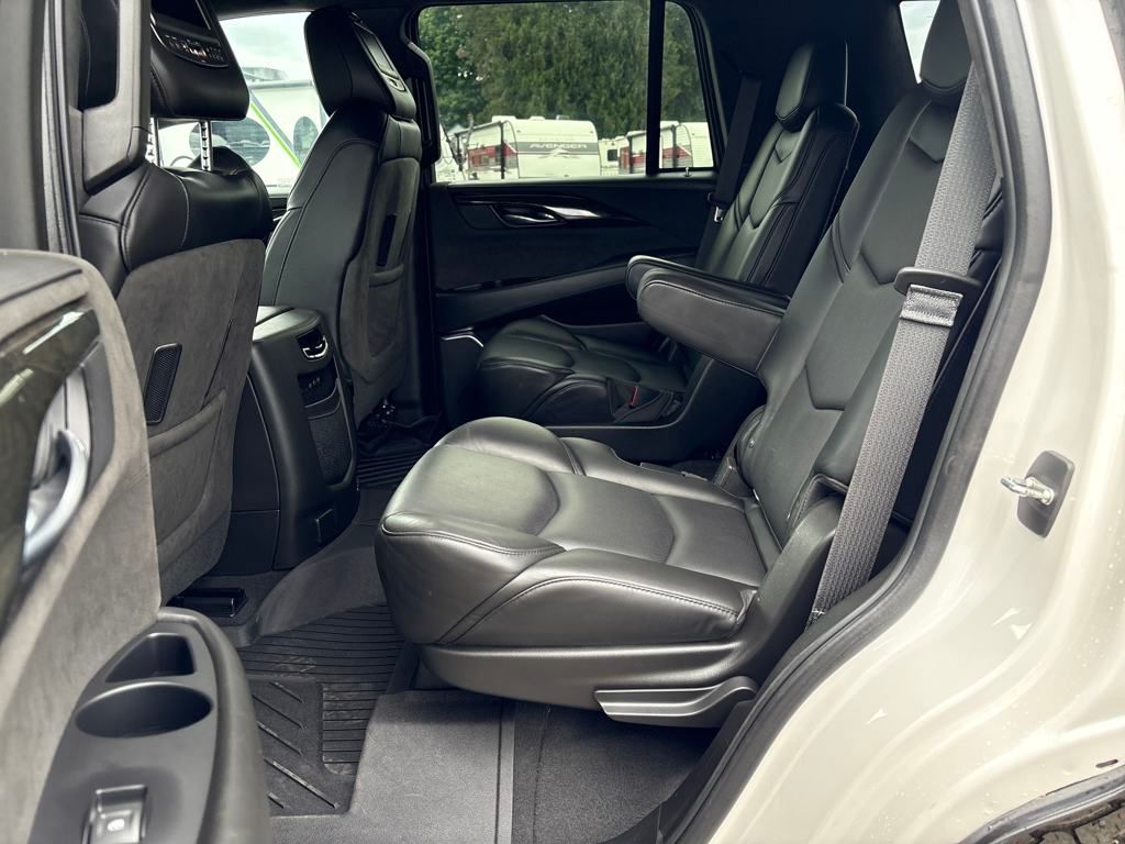 2019 Crystal White Tricoat Cadillac Escalade Platinum Edition 4X4 SUV