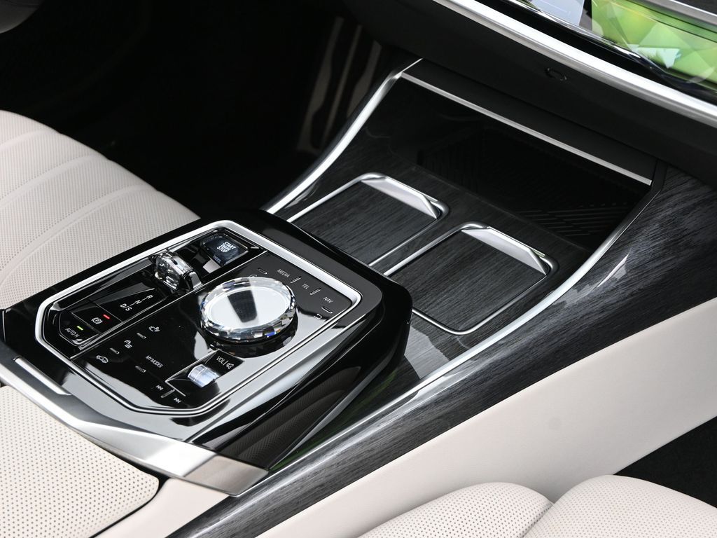 2024 BMW 760i xDrive