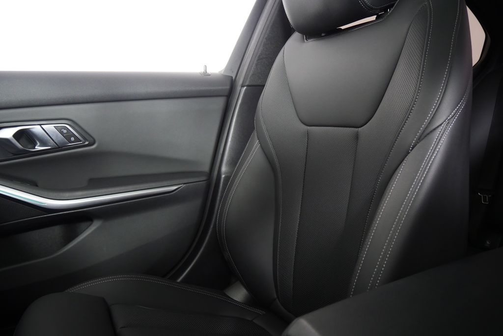 2022 BMW 3 Series 330i 26