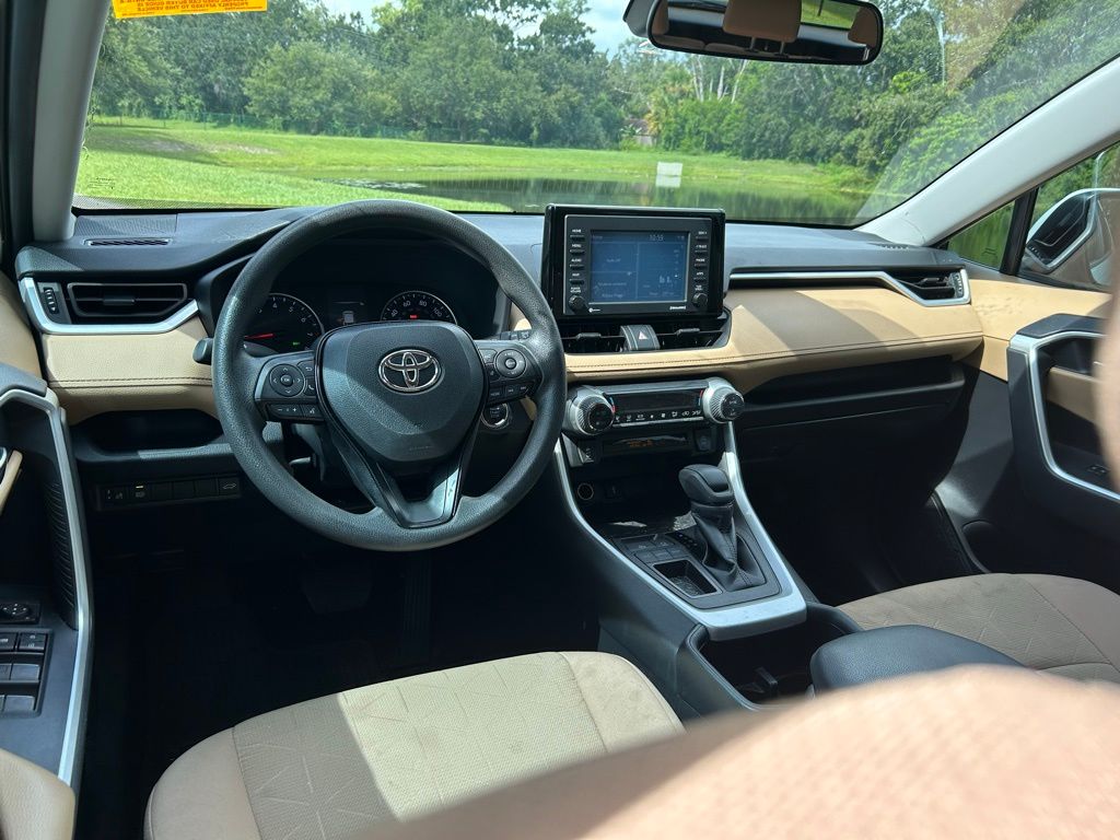 Thumbnail: 2022 Toyota RAV4 - 12