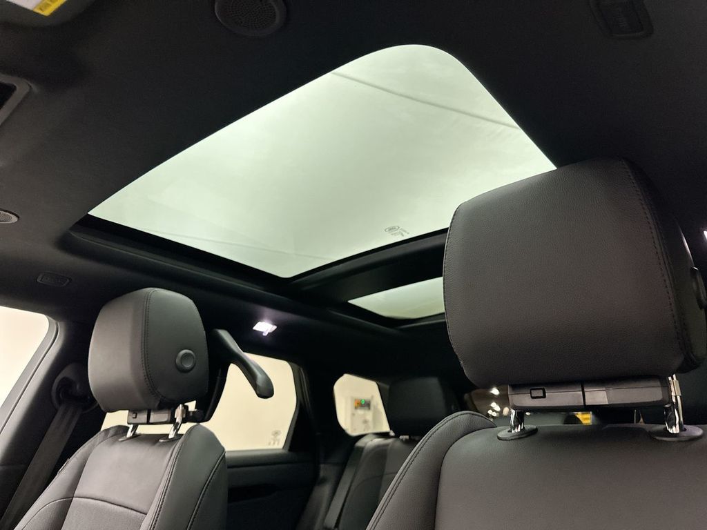 Thumbnail: 2026 Land Rover Range Rover Evoque - 19