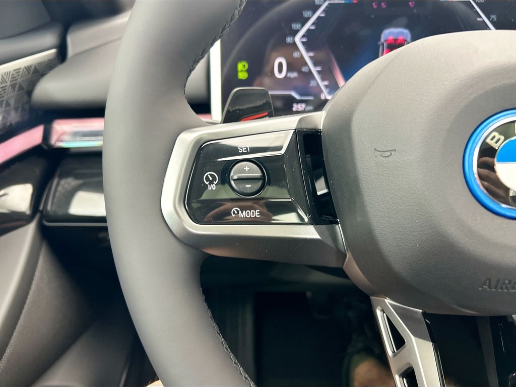 Thumbnail: 2026 BMW i5 - 11