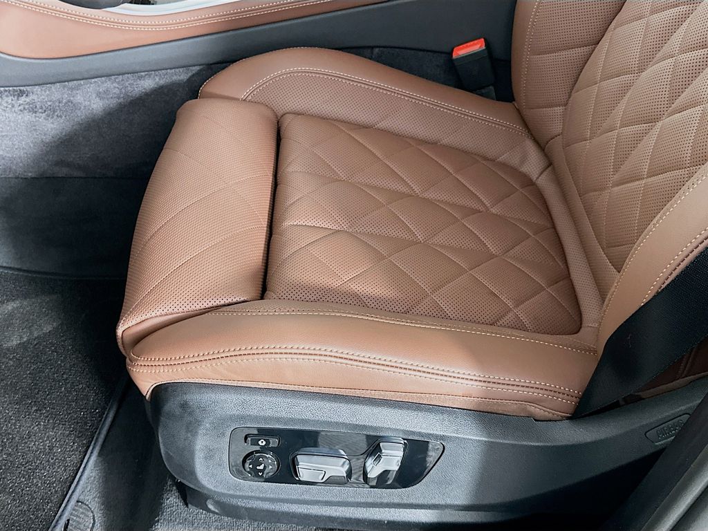 Thumbnail: 2026 BMW X5 - 21