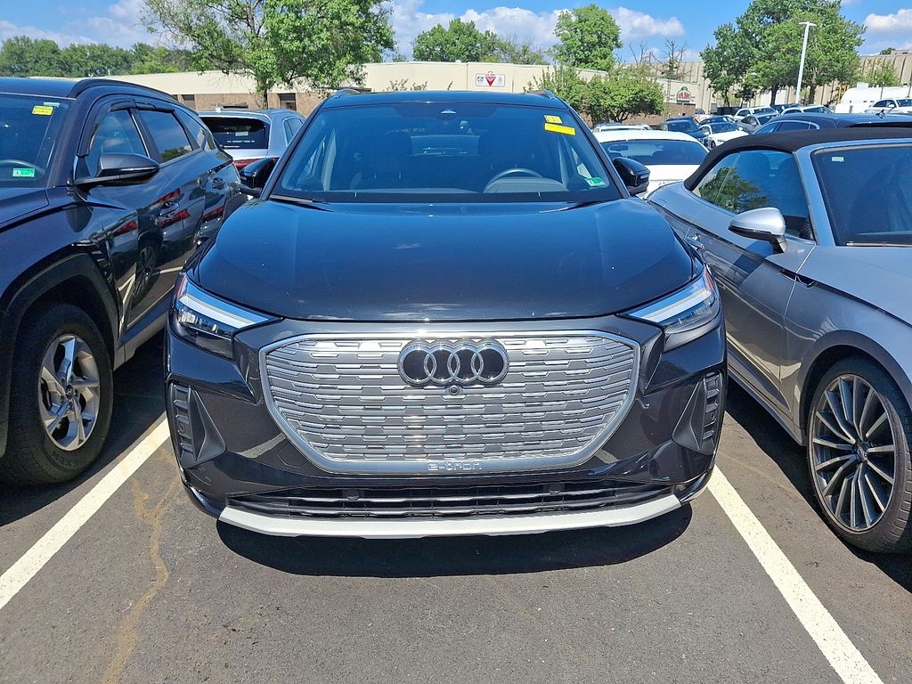 Thumbnail: 2023 Audi Q4 e-tron - 2
