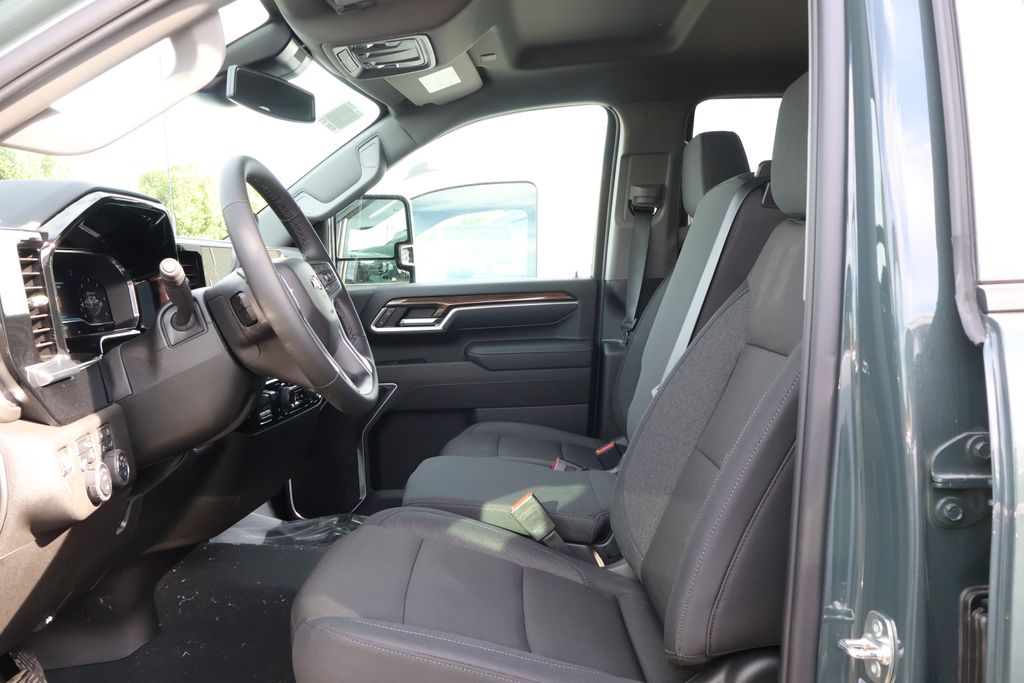 2025 Chevrolet Silverado 2500 LT 13