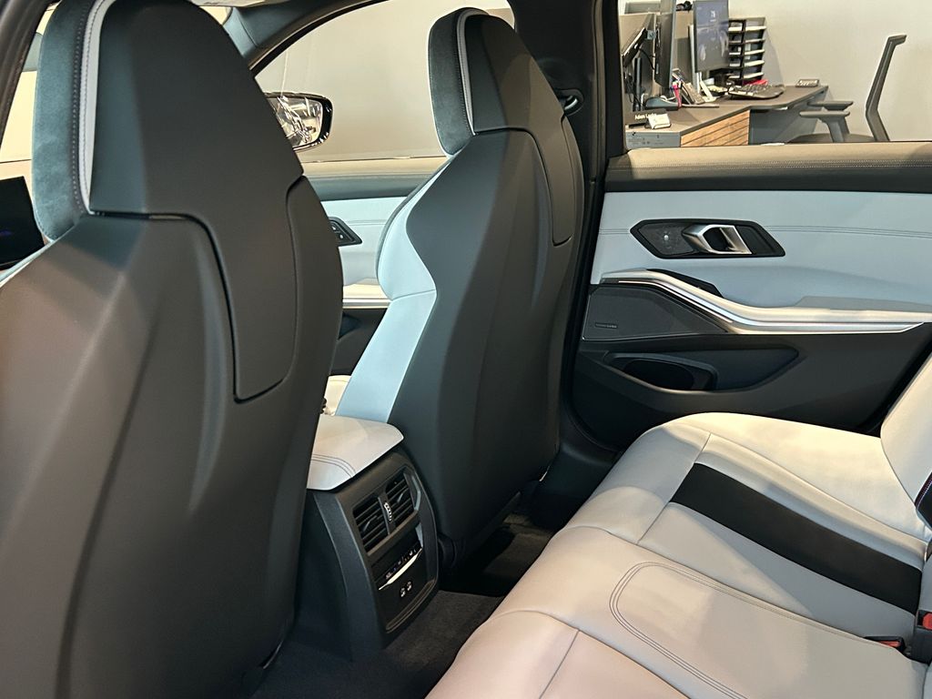 Thumbnail: 2026 BMW M3 - 31