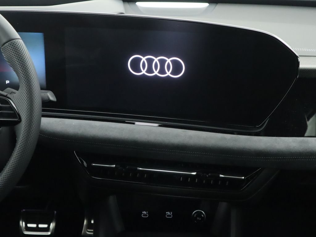 Thumbnail: 2025 Audi S6 - 14