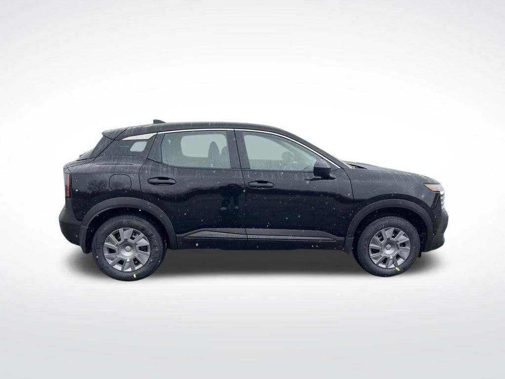 2025 Nissan Kicks S photo