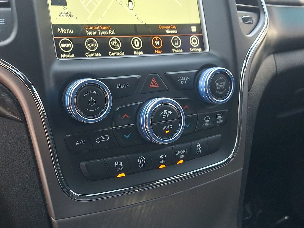 Thumbnail: 2018 Jeep Grand Cherokee - 16