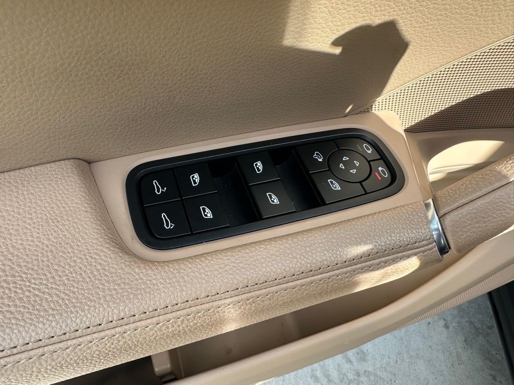 Thumbnail: 2023 Porsche Cayenne - 20