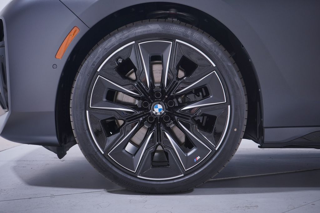 Thumbnail: 2026 BMW 7 Series - 2