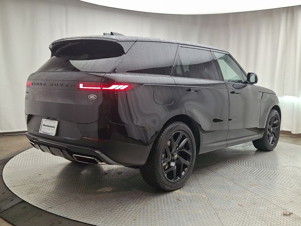Thumbnail: 2023 Land Rover Range Rover Sport - 4