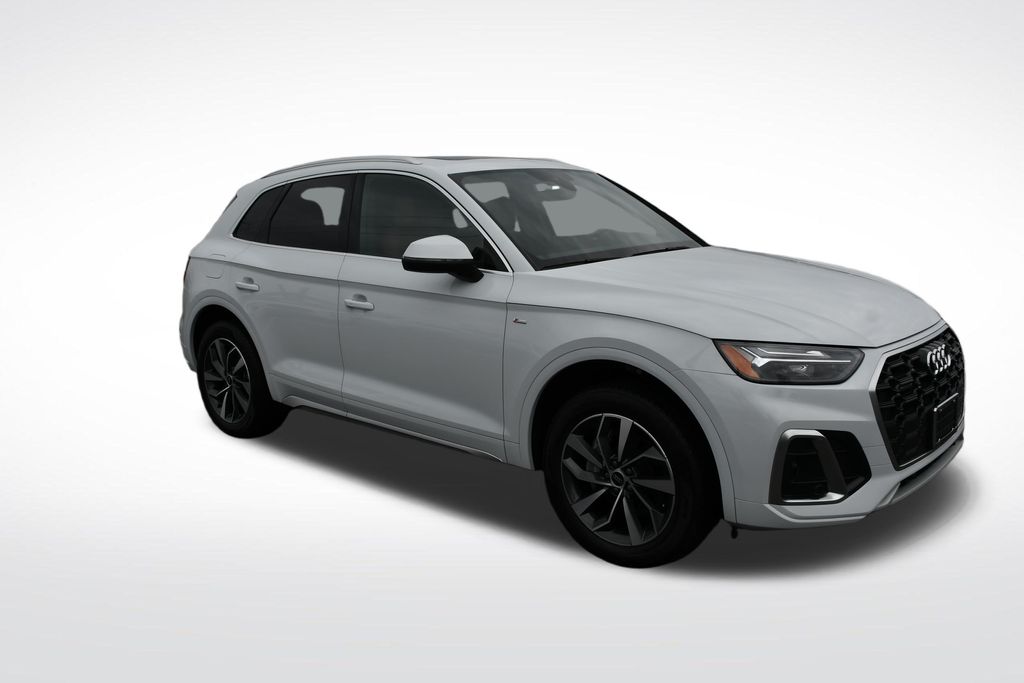 Thumbnail: 2023 Audi Q5 - 10