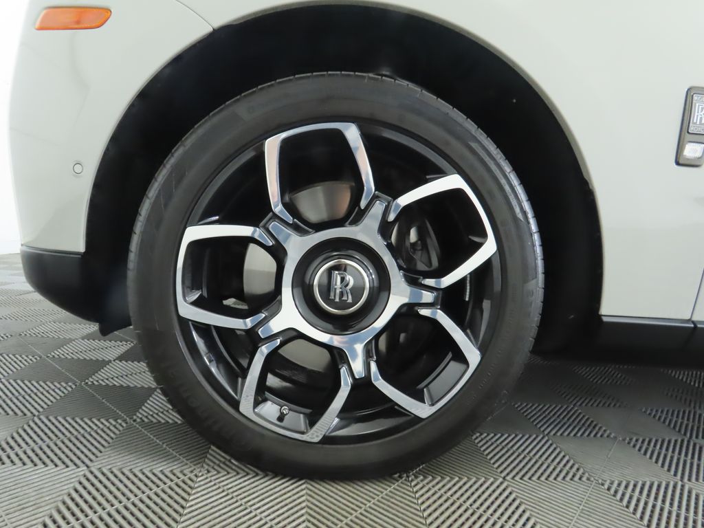 Thumbnail: 2023 Rolls-Royce Cullinan - 30