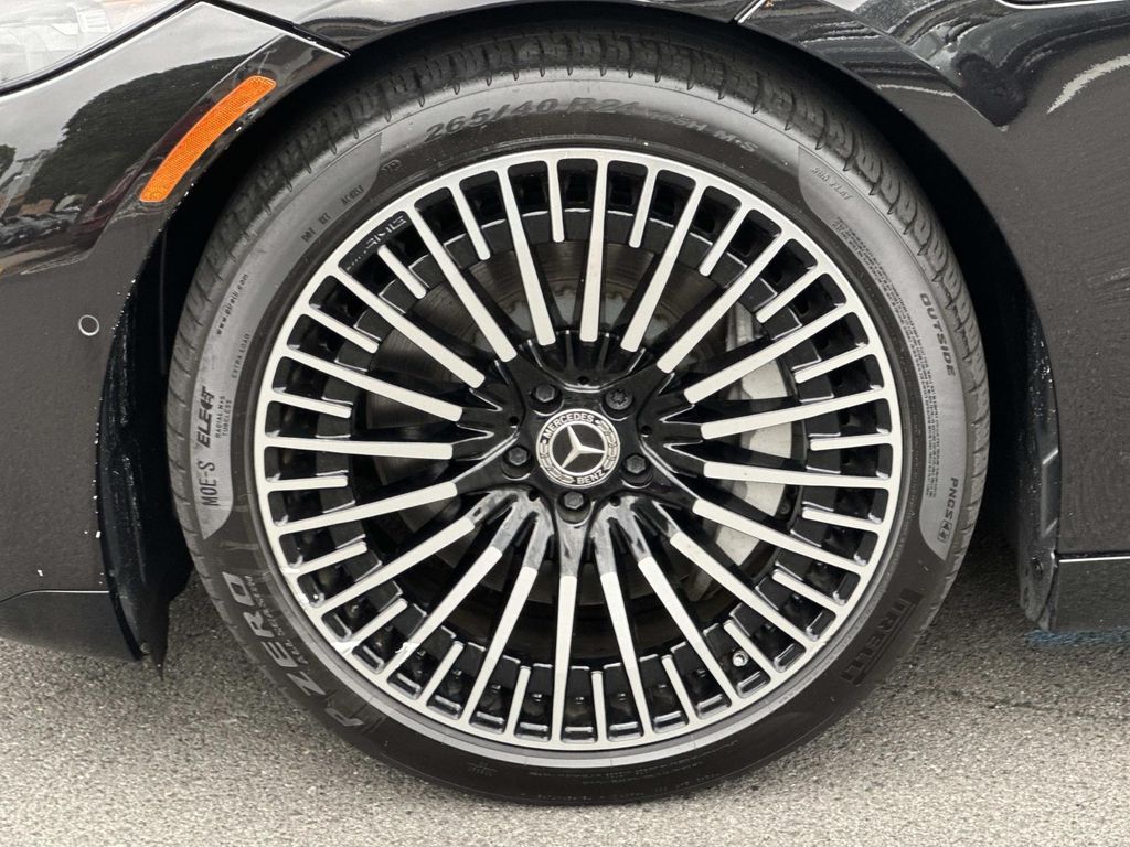 Thumbnail: 2023 Mercedes-Benz EQS - 9