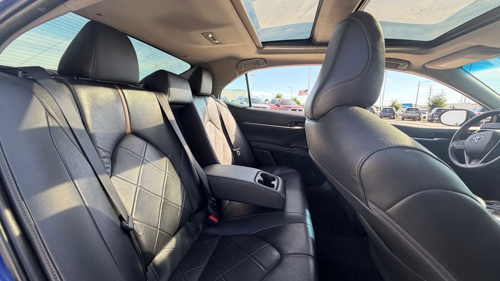 2018 Toyota Camry XLE - Photo 14