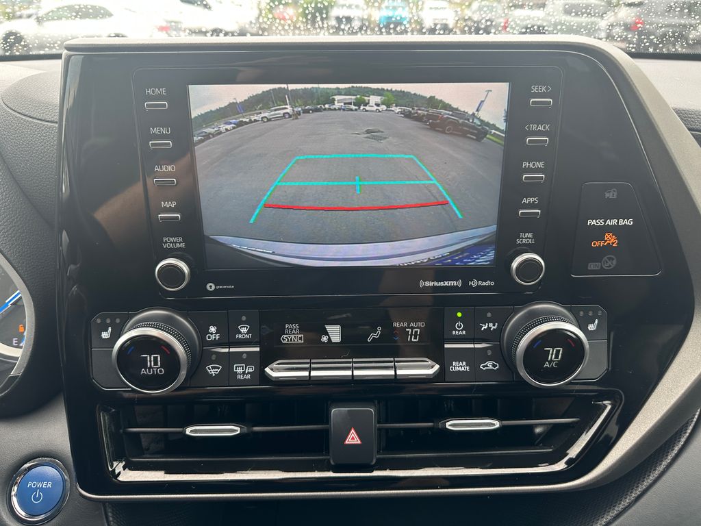 2022 Toyota Highlander Hybrid XLE