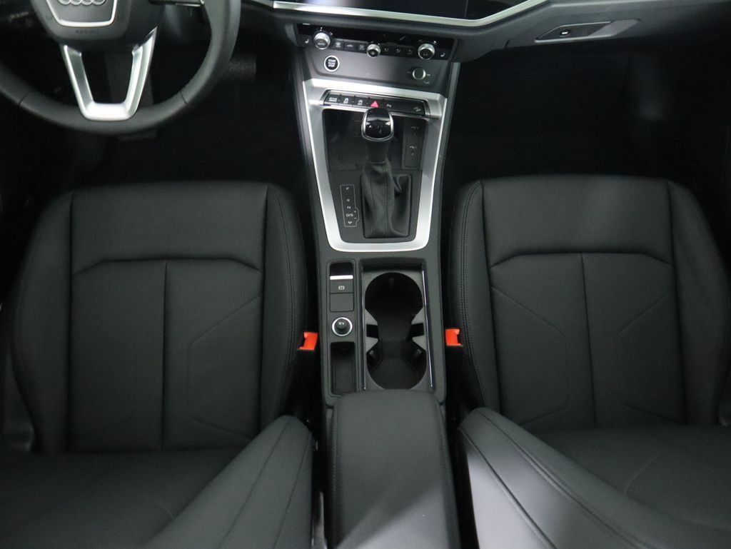 Thumbnail: 2025 Audi Q3 - 17