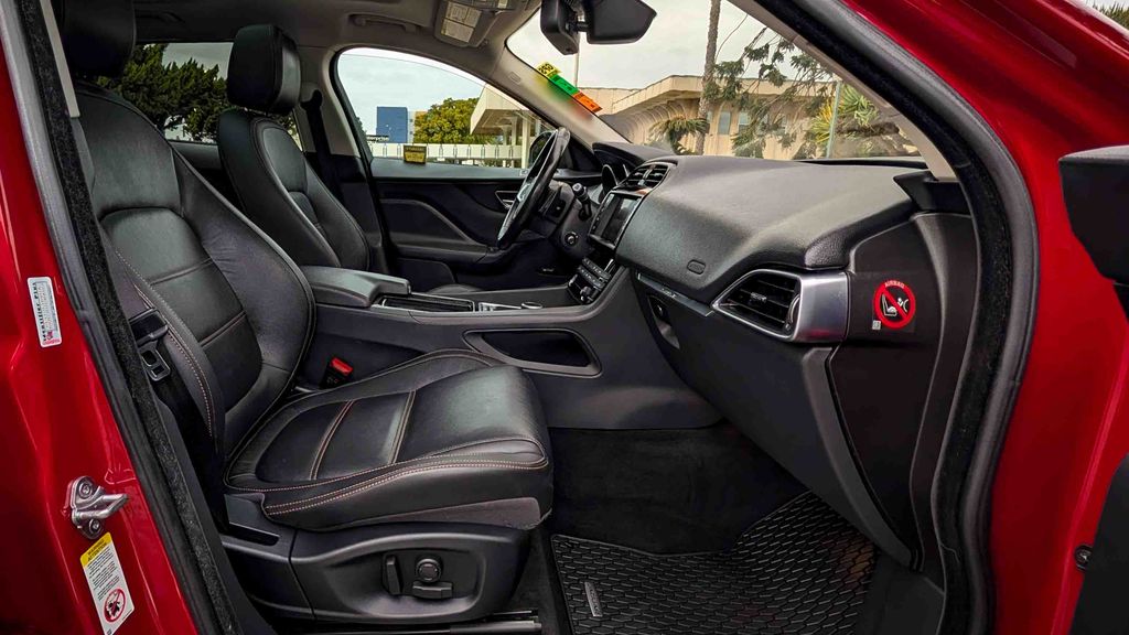 Used 2018 Jaguar F-PACE 30t Prestige 4D Sport Utility