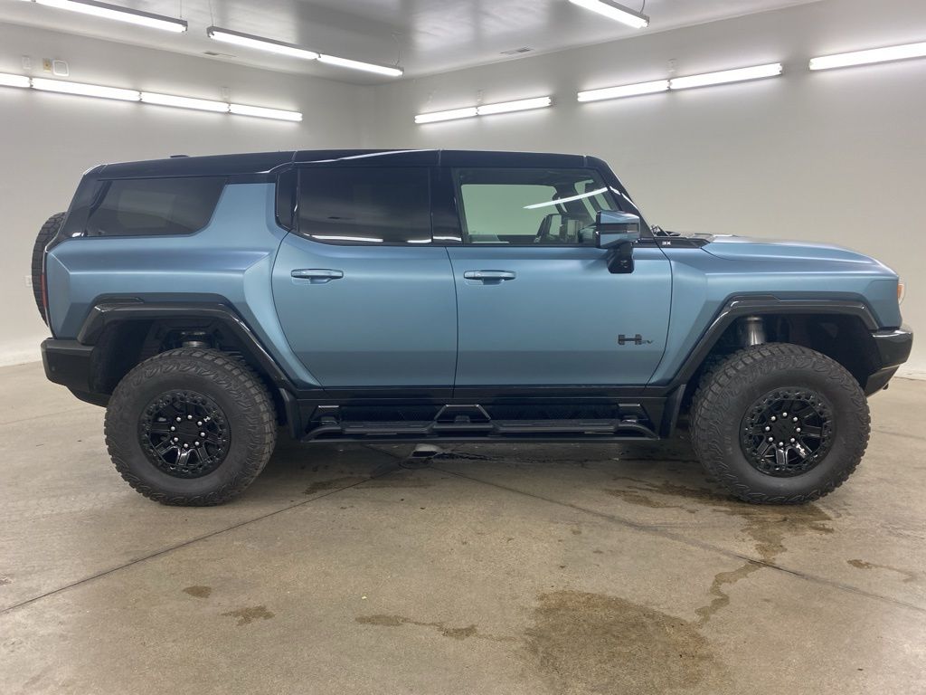 2024 GMC HUMMER EV SUV 3X photo