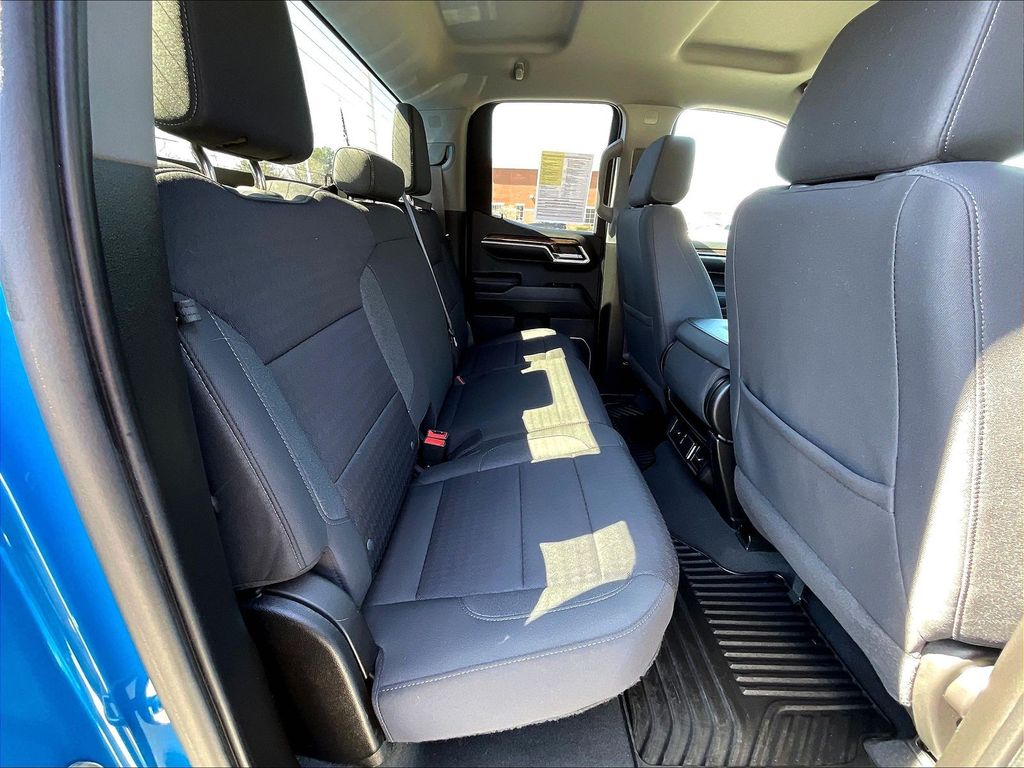 2022 GMC Sierra 1500 — photo 16