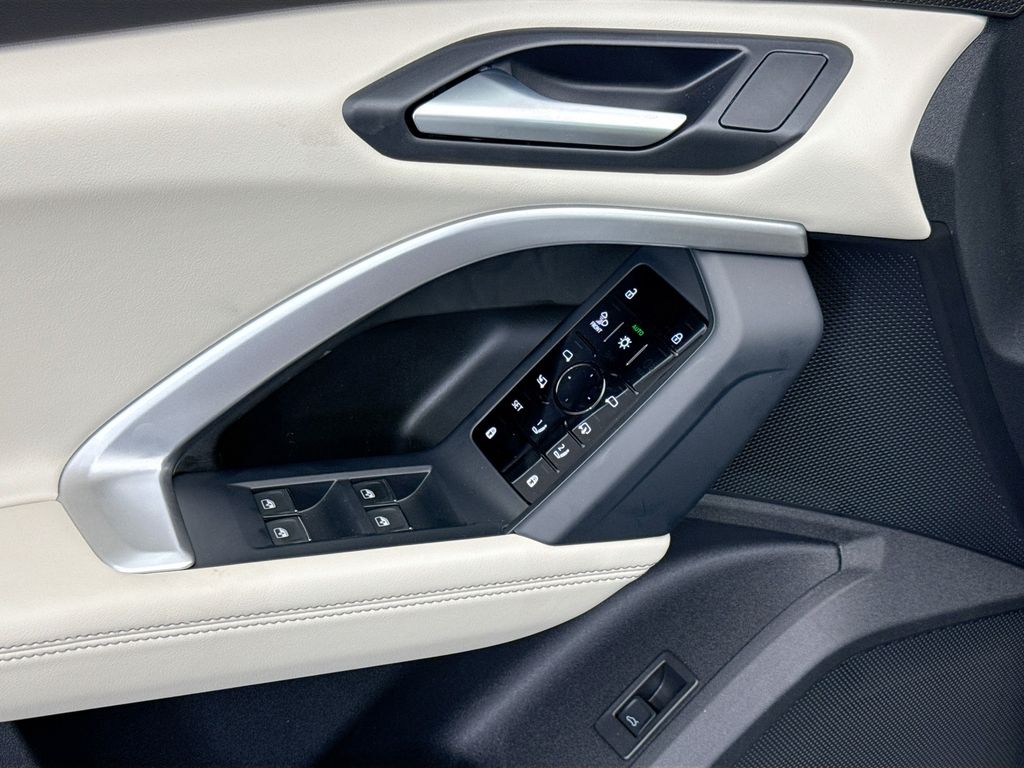 Thumbnail: 2025 Audi Q5 - 23