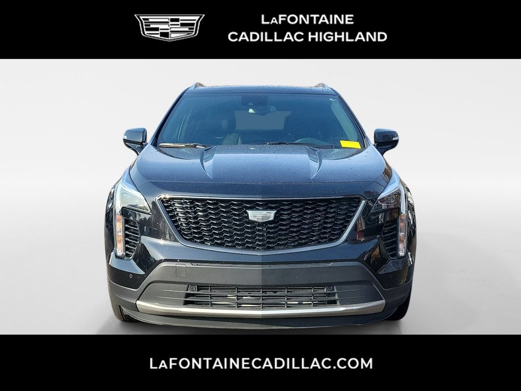 2022 Cadillac XT4 Premium Luxury 2