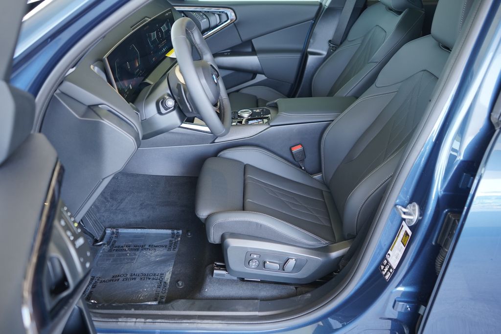 Thumbnail: 2025 BMW X3 - 10