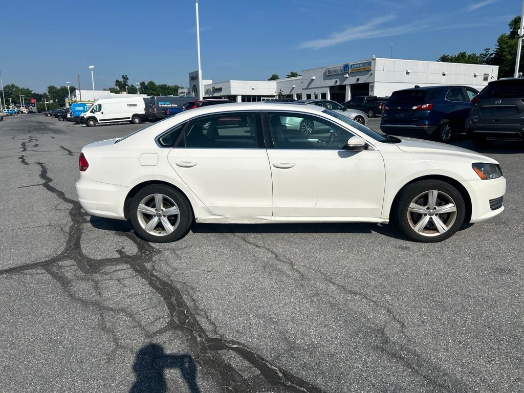 2013 Volkswagen Passat — photo 4