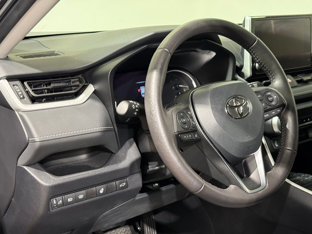 Thumbnail: 2024 Toyota RAV4 - 17