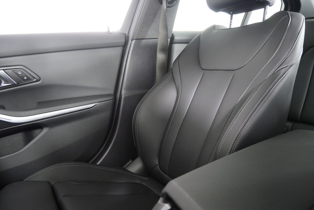 2024 BMW 3 Series 330i 25