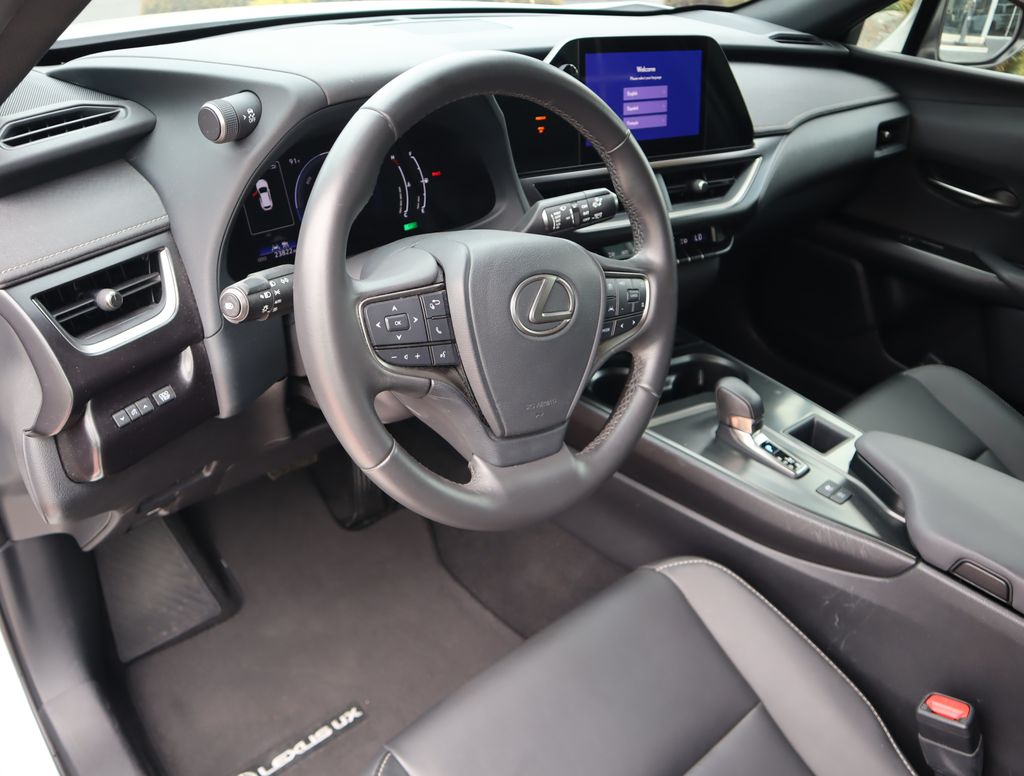 Thumbnail: 2025 Lexus UX - 24