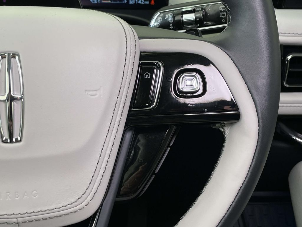 2026 Lincoln Aviator Reserve White at Phil Fitts Ford