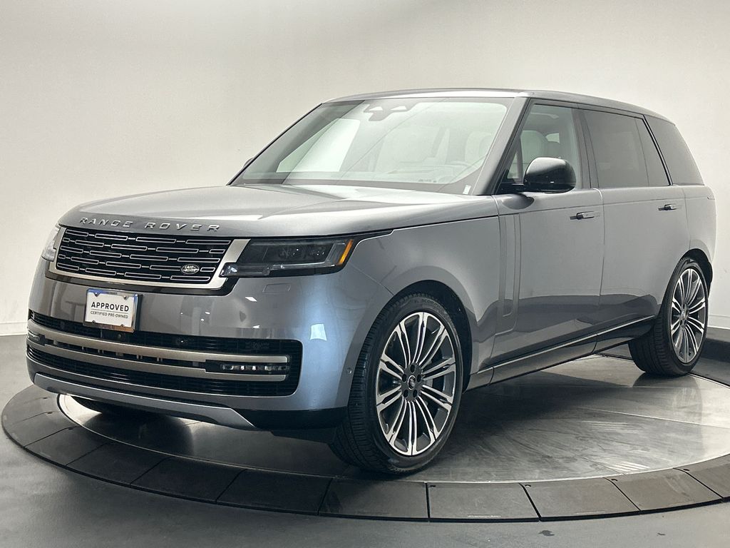 2024 Land Rover Range Rover SE Hero Image