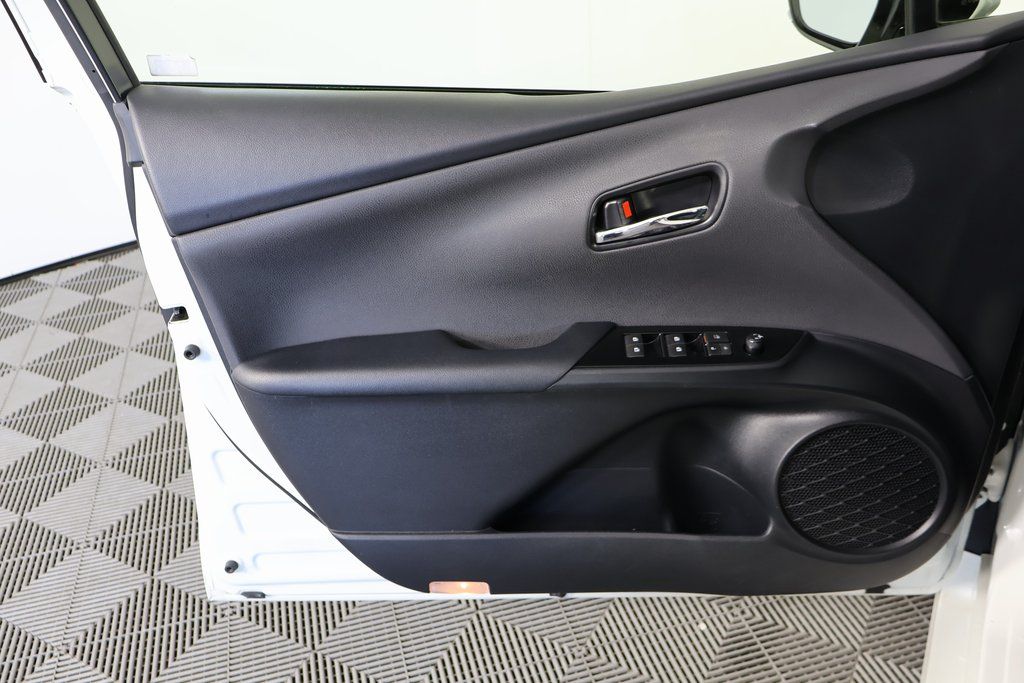 Thumbnail: 2016 Toyota Prius - 12