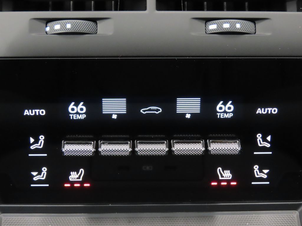 Thumbnail: 2026 Porsche Panamera - 31