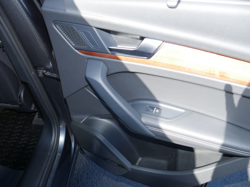 Thumbnail: 2023 Audi Q5 - 28