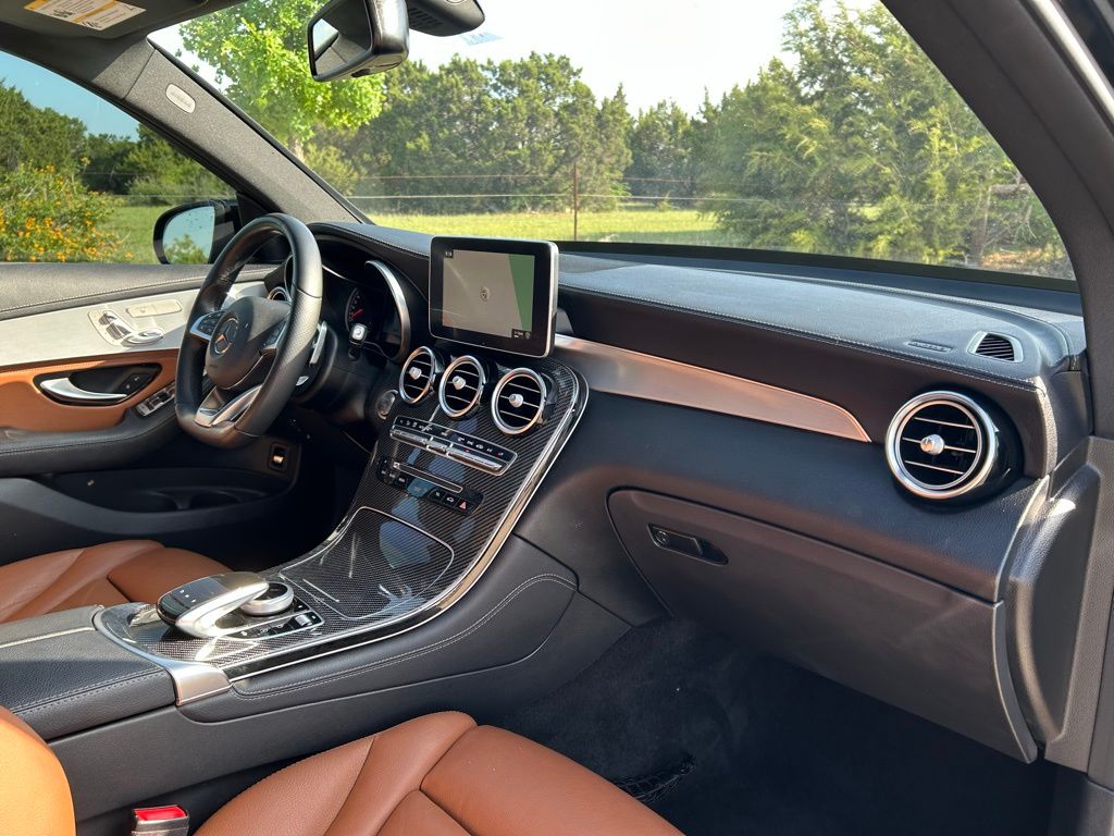 2019 Mercedes-Benz GLC 43 AMG 29