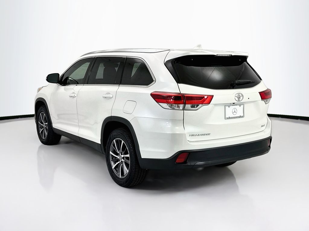 Thumbnail: 2019 Toyota Highlander - 7