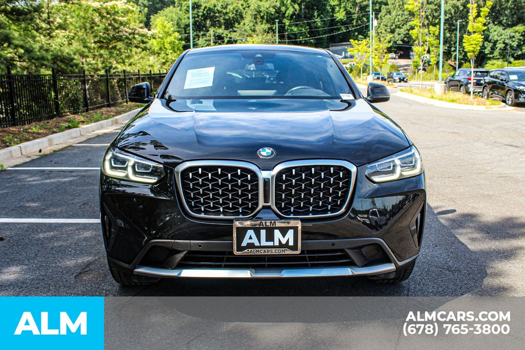 Used 2025 Black BMW xDrive30i image 10