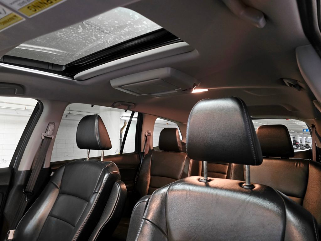 2020 Honda Pilot Touring photo 18
