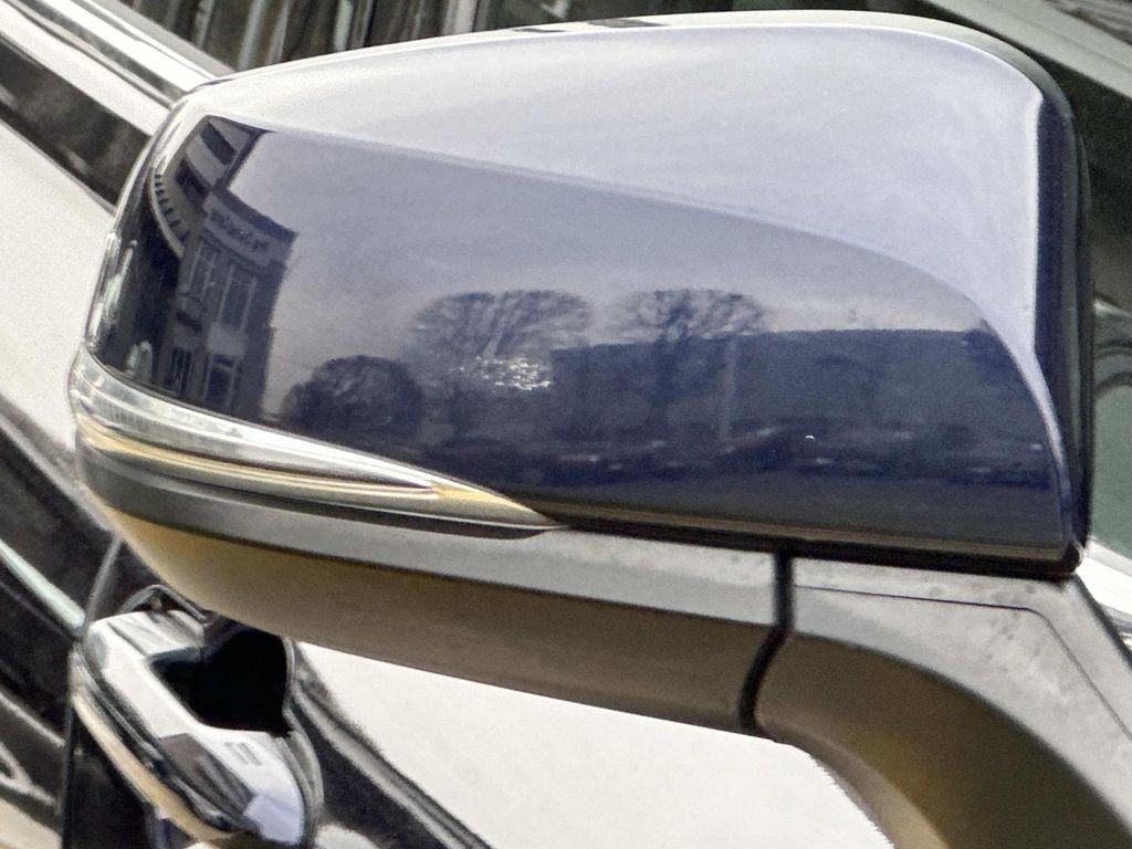 Thumbnail: 2021 Toyota Highlander - 6