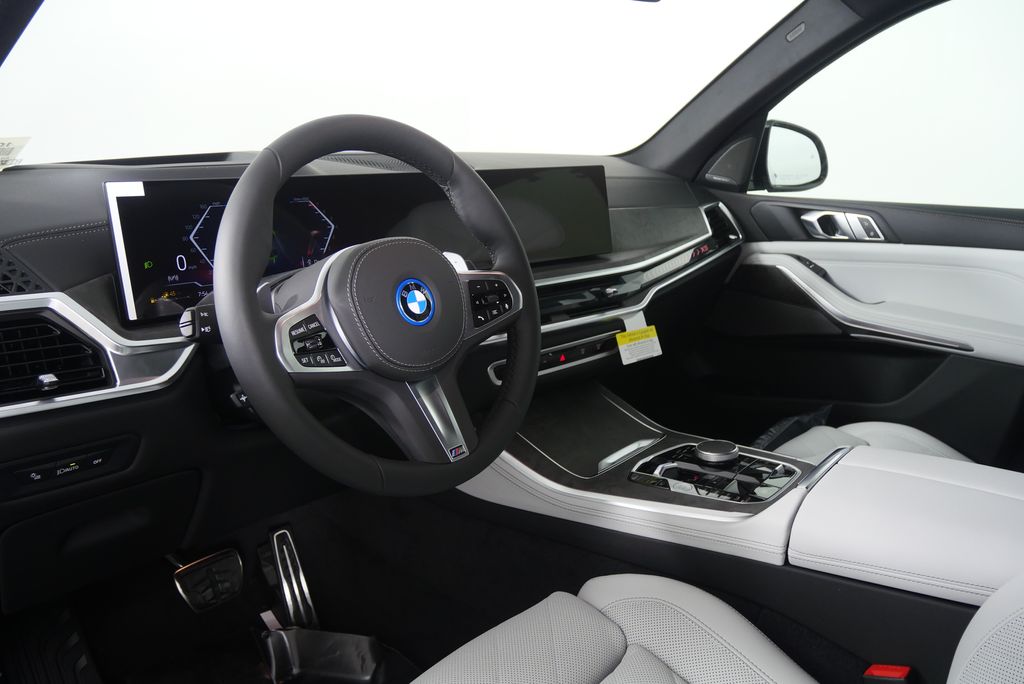 Thumbnail: 2026 BMW X5 - 12