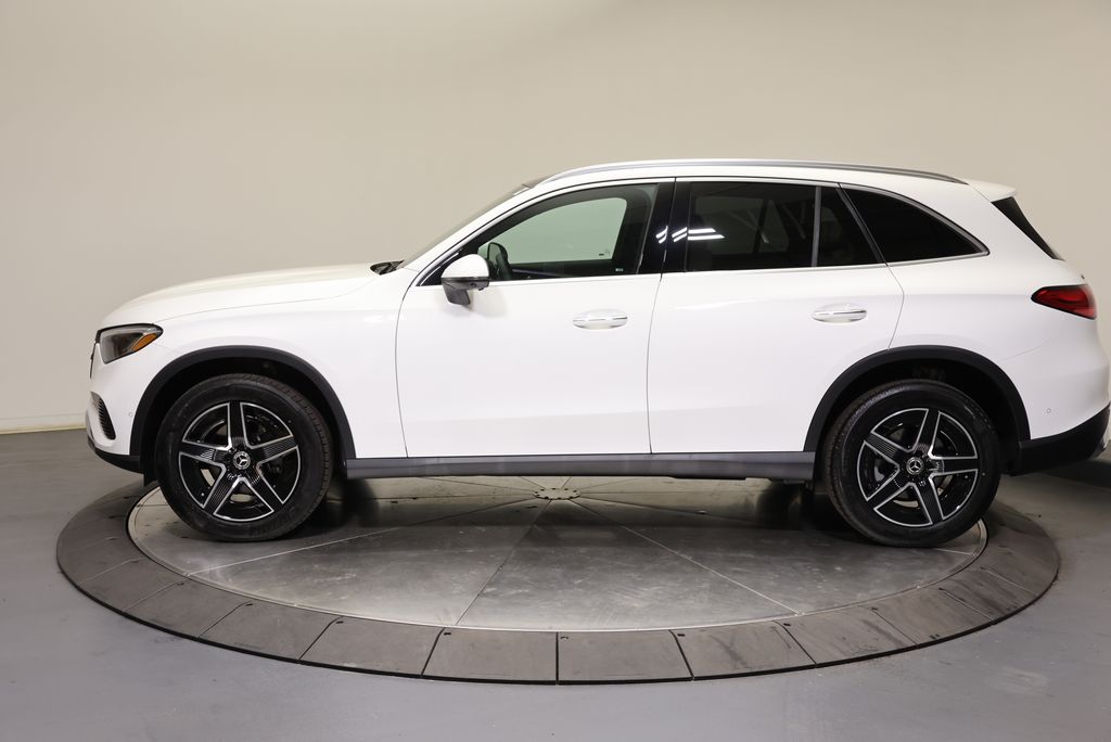 Thumbnail: 2027 Mercedes-Benz GLC - 4