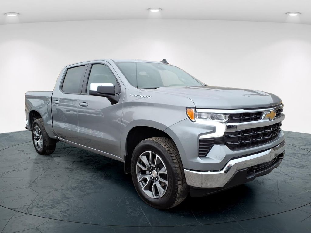2023 Chevrolet Silverado 1500 LT Crew Cab 4WD