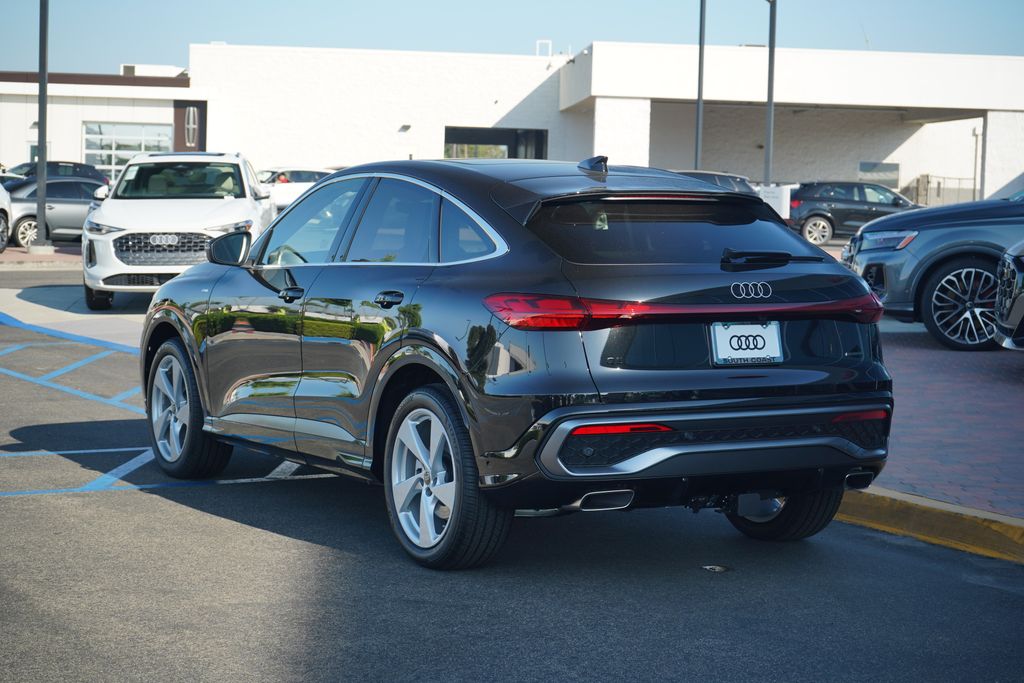 Thumbnail: 2025 Audi Q5 - 3
