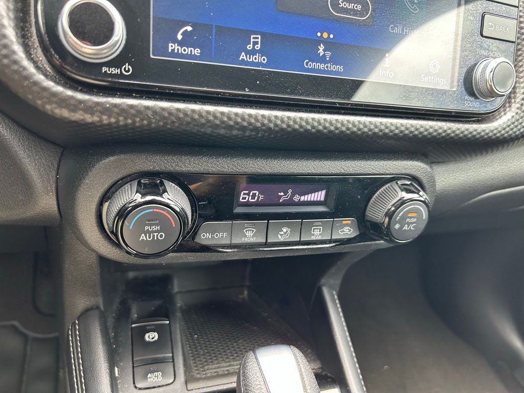 Thumbnail: 2021 Nissan Kicks - 24