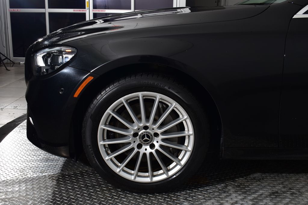 Thumbnail: 2023 Mercedes-Benz E-Class - 9