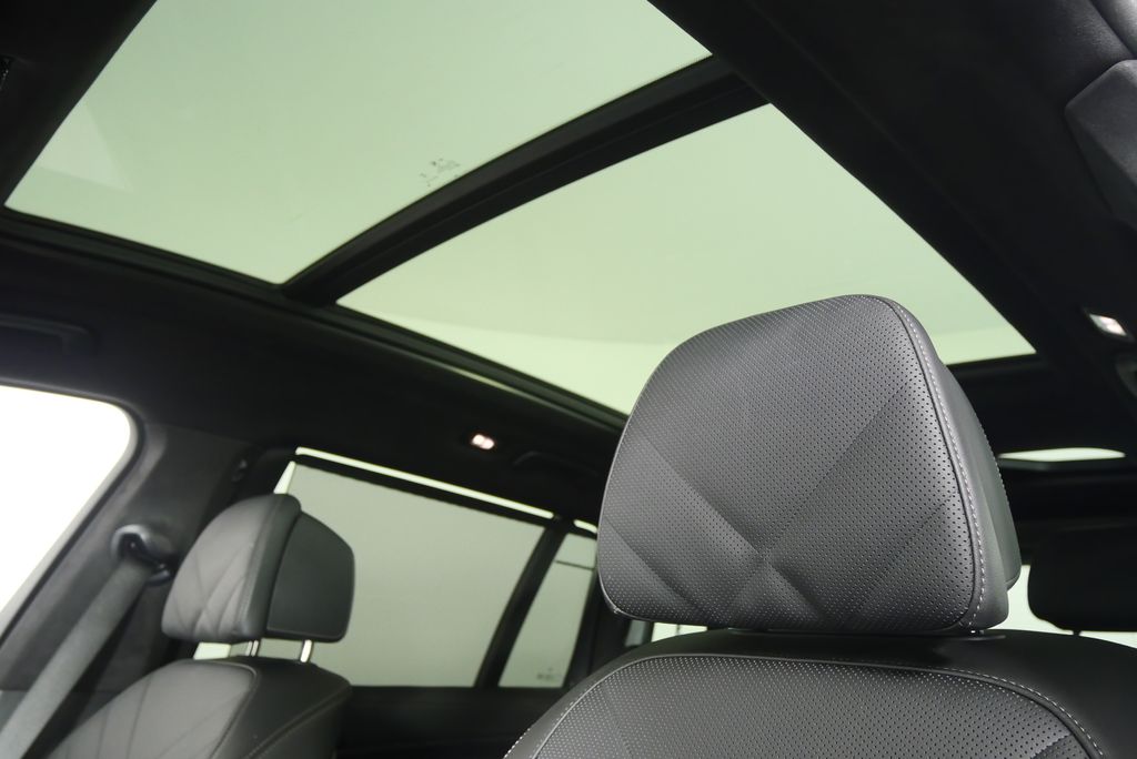 Thumbnail: 2024 BMW X7 - 11