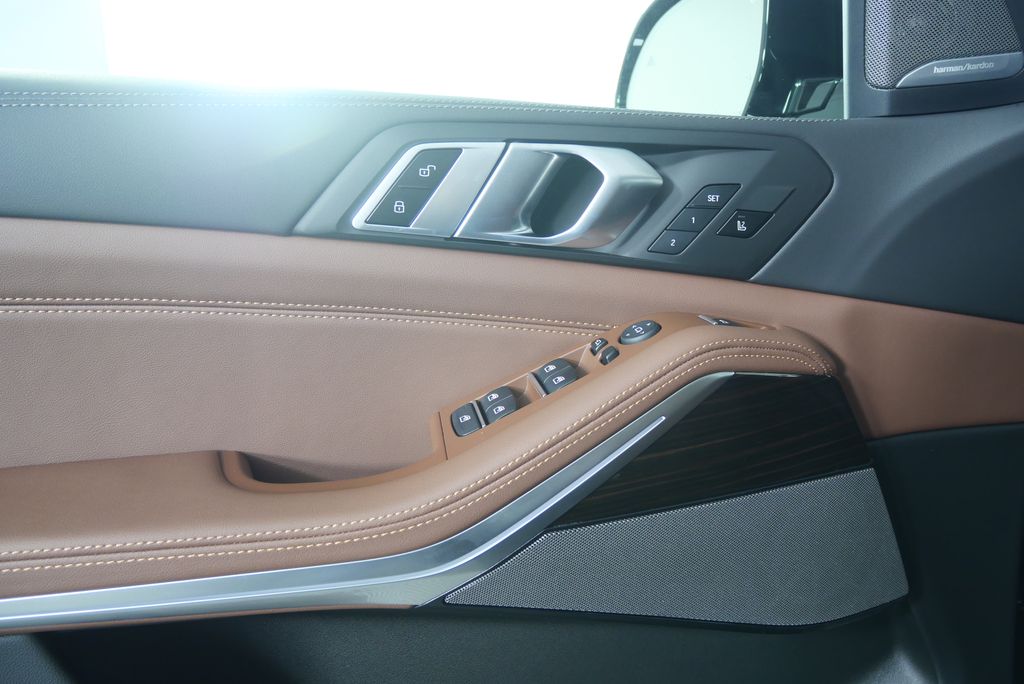Thumbnail: 2026 BMW X5 - 8